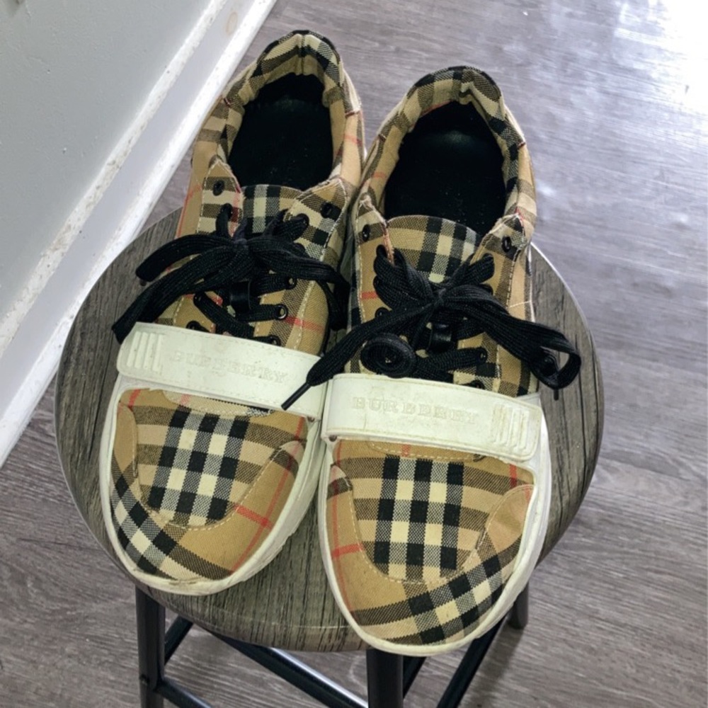 Burberry shoes